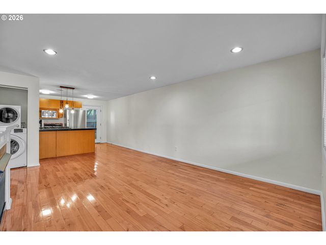 4956 Ne 9TH Ave 2, Portland, OR 97211