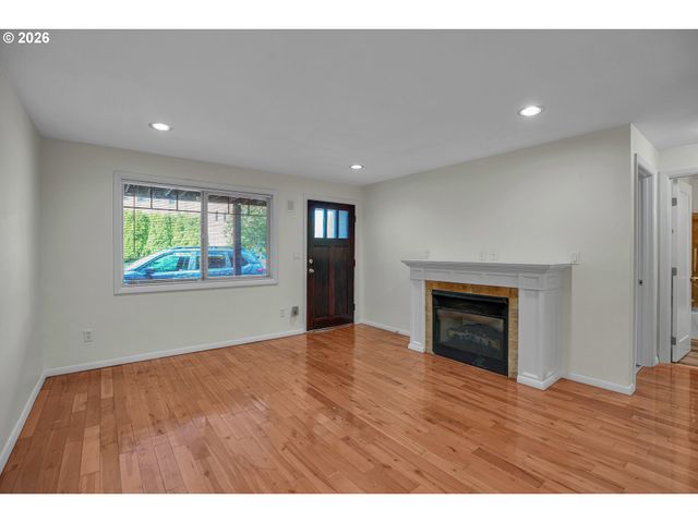 4956 Ne 9TH Ave 2, Portland, OR 97211