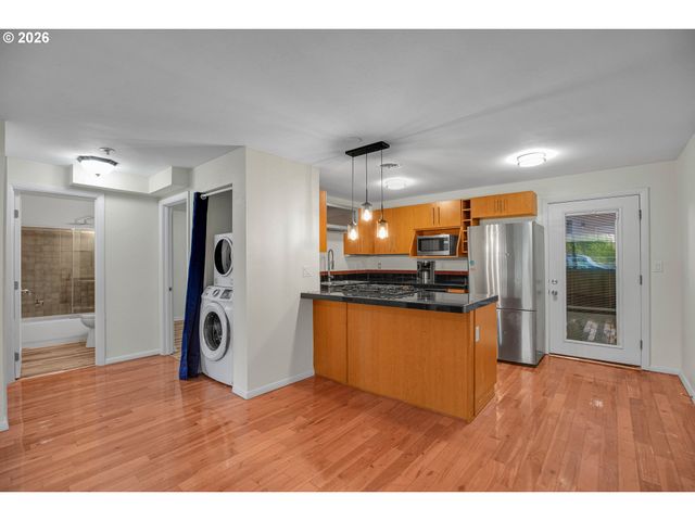 4956 Ne 9TH Ave 2, Portland, OR 97211