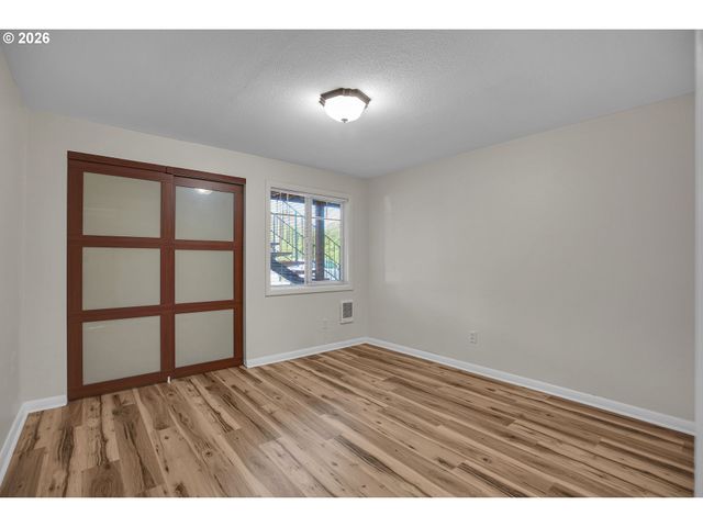 4956 Ne 9TH Ave 2, Portland, OR 97211