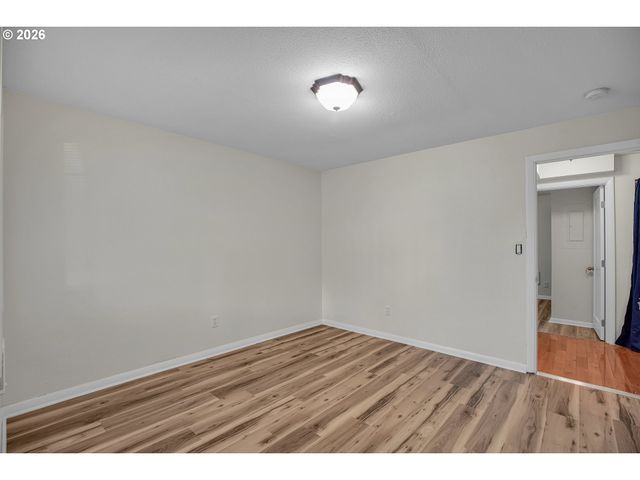 4956 Ne 9TH Ave 2, Portland, OR 97211