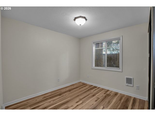 4956 Ne 9TH Ave 2, Portland, OR 97211