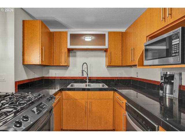 4956 Ne 9TH Ave 2, Portland, OR 97211