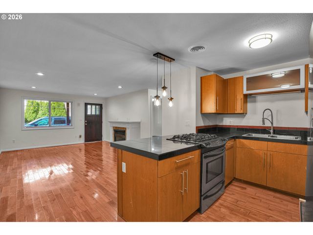 4956 Ne 9TH Ave 2, Portland, OR 97211