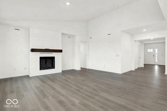 6736 Thresher Pass, Mccordsville, IN 46055