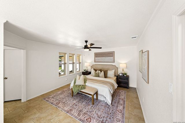 1260 Flaming Oak Dr, New Braunfels, TX 78132