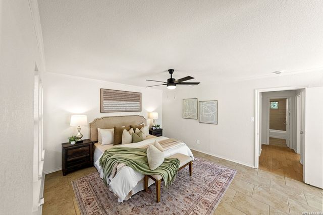 1260 Flaming Oak Dr, New Braunfels, TX 78132