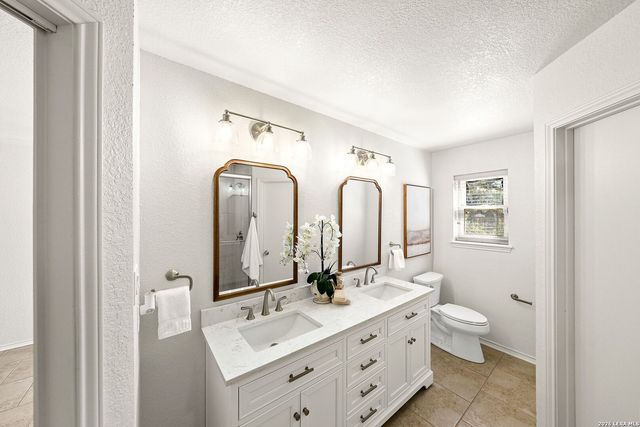 1260 Flaming Oak Dr, New Braunfels, TX 78132