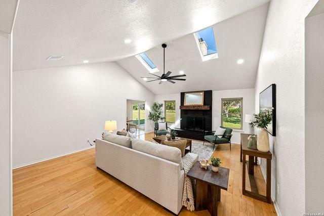 1260 Flaming Oak Dr, New Braunfels, TX 78132