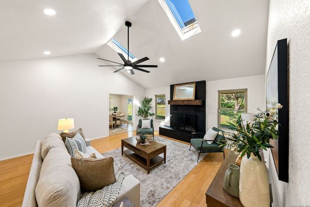 1260 Flaming Oak Dr, New Braunfels, TX 78132