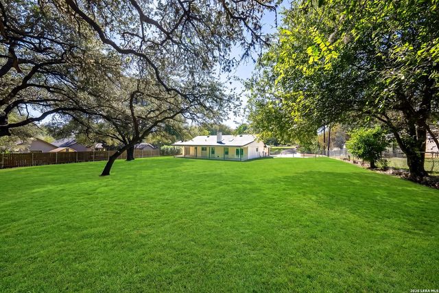 1260 Flaming Oak Dr, New Braunfels, TX 78132