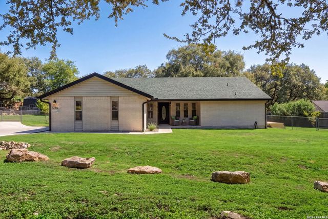 1260 Flaming Oak Dr, New Braunfels, TX 78132