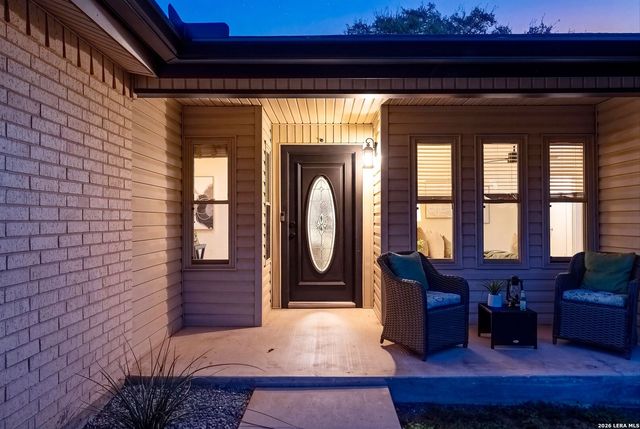 1260 Flaming Oak Dr, New Braunfels, TX 78132