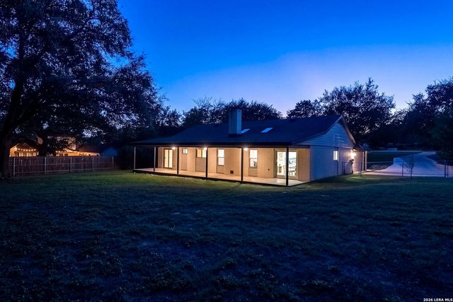 1260 Flaming Oak Dr, New Braunfels, TX 78132
