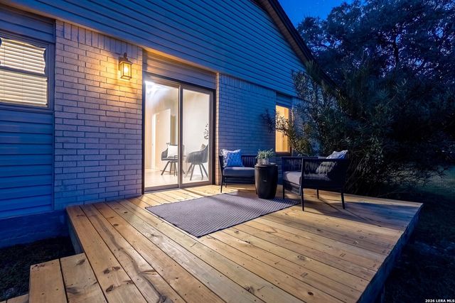 1260 Flaming Oak Dr, New Braunfels, TX 78132