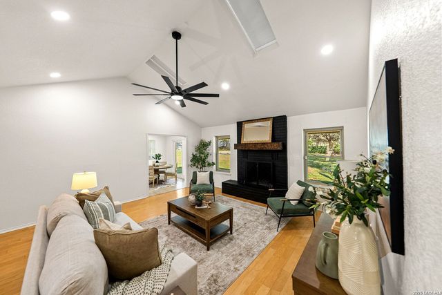 1260 Flaming Oak Dr, New Braunfels, TX 78132