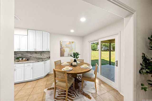 1260 Flaming Oak Dr, New Braunfels, TX 78132