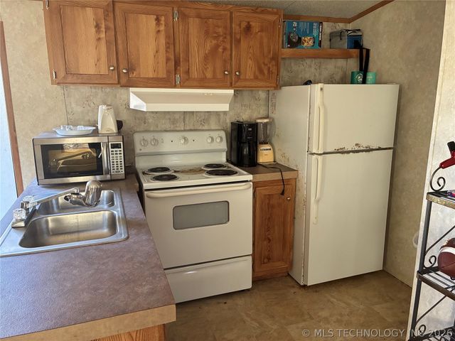 8861 Apple Street, Kingston, OK 73439