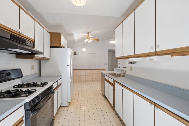 5101 NW 66th Avenue, Johnston, IA 50131
