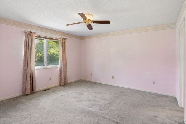 5101 NW 66th Avenue, Johnston, IA 50131