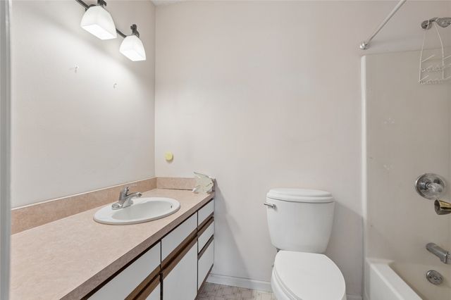 5101 NW 66th Avenue, Johnston, IA 50131