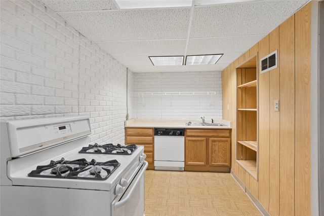 5101 NW 66th Avenue, Johnston, IA 50131