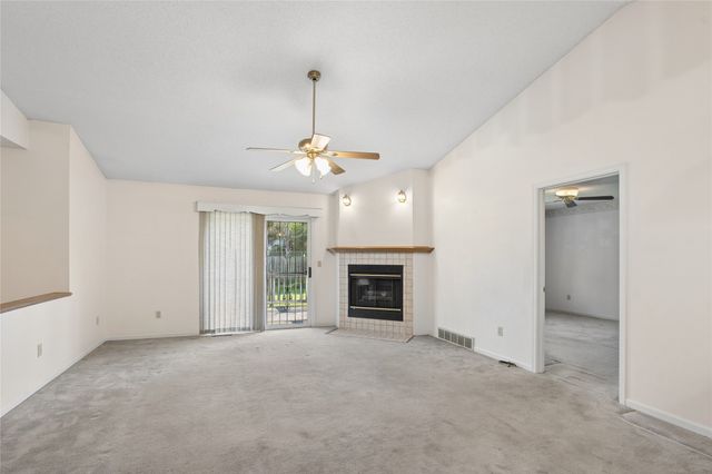 5101 NW 66th Avenue, Johnston, IA 50131