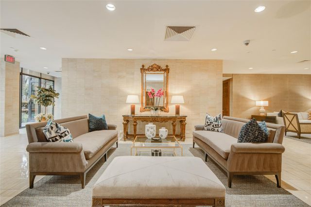 15 Greenway Plaza 10G, Houston, TX 77046