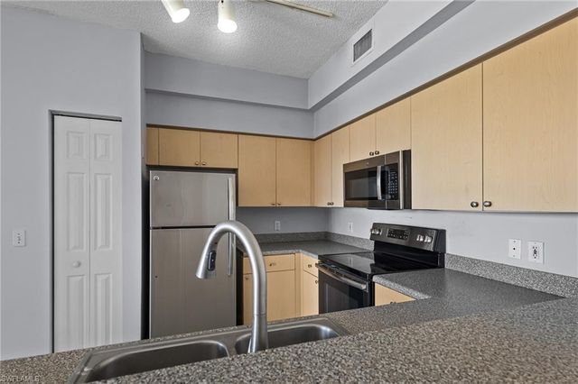 1105 Reserve CT # 305, Naples, FL 34105