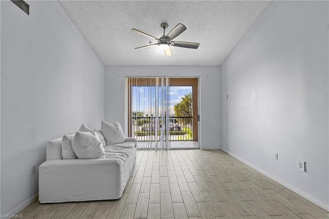 1105 Reserve CT # 305, Naples, FL 34105