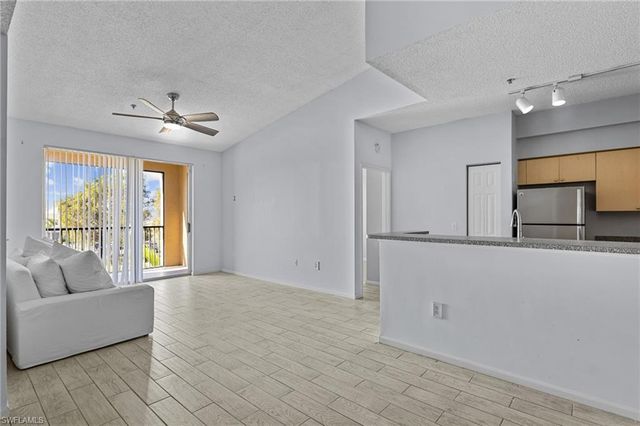 1105 Reserve CT # 305, Naples, FL 34105