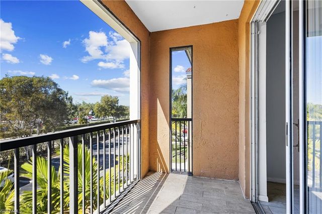1105 Reserve CT # 305, Naples, FL 34105