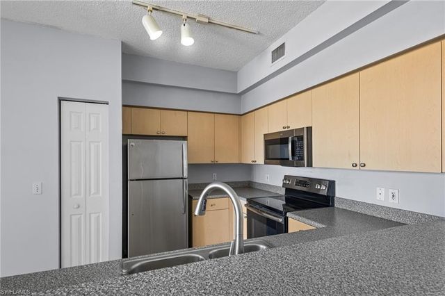 1105 Reserve CT # 305, Naples, FL 34105