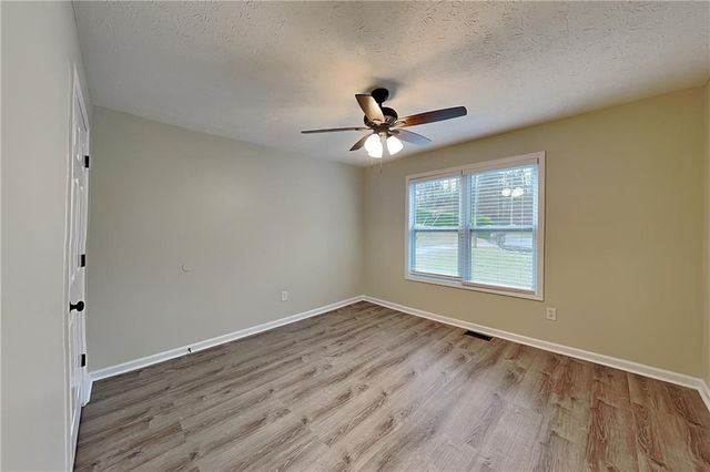 255 Valley Brook Drive, Woodstock, GA 30188