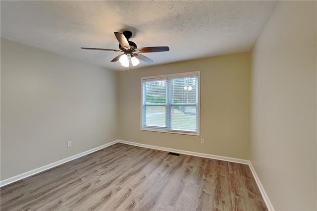 255 Valley Brook Drive, Woodstock, GA 30188