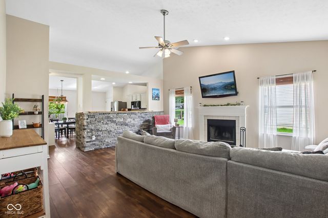 18813 Pilot Mills Drive, Noblesville, IN 46062