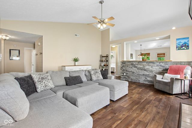 18813 Pilot Mills Drive, Noblesville, IN 46062