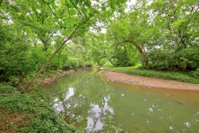 612 Eastcastle Ct, Franklin, TN 37069