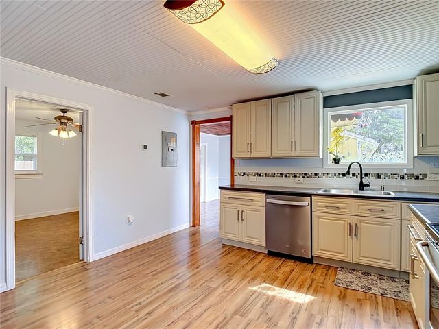 38703 9TH AVENUE, Zephyrhills, FL 33542