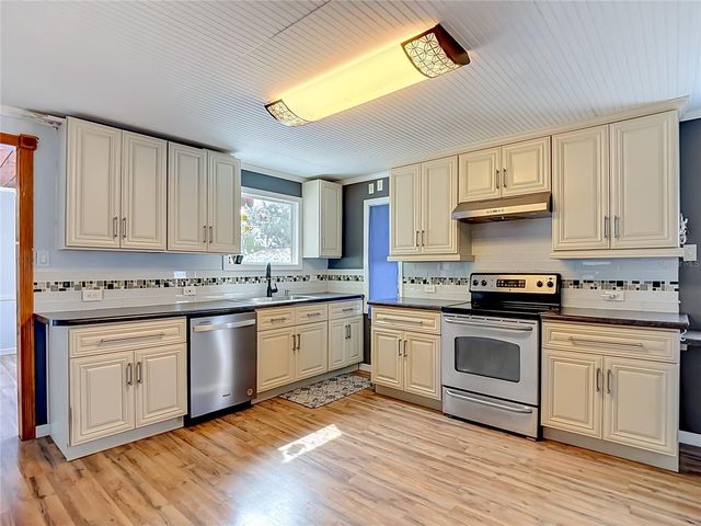 38703 9TH AVENUE, Zephyrhills, FL 33542