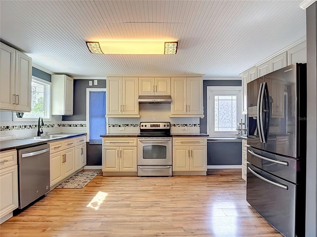 38703 9TH AVENUE, Zephyrhills, FL 33542