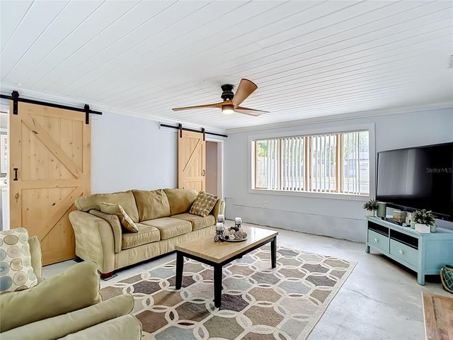 38703 9TH AVENUE, Zephyrhills, FL 33542