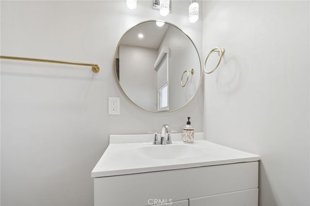 5651 Clemson Street, Los Angeles, CA 90016