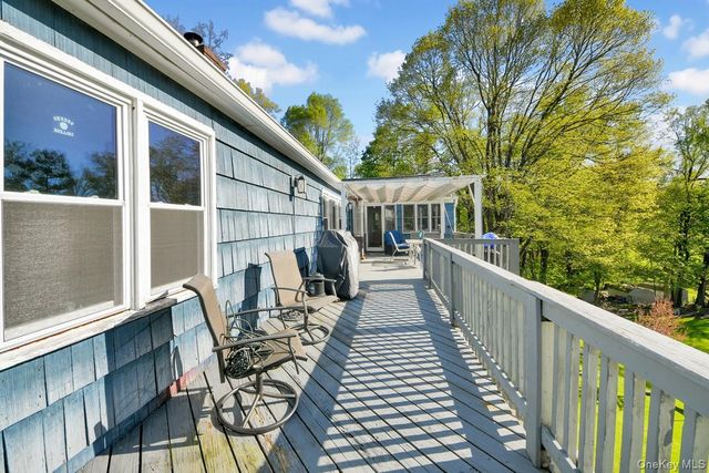 225 Lafayette Avenue, Cortlandt Manor, NY 10567