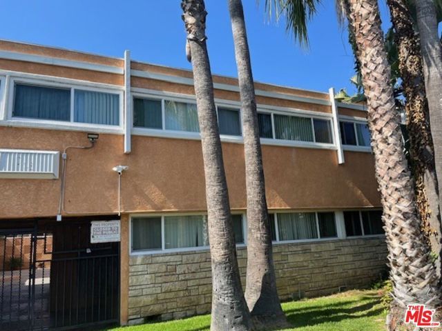 4901 August Street, Los Angeles, CA 90008