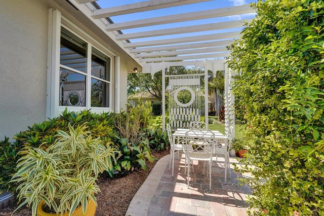 5970 SW 55th Street, Davie, FL 33314