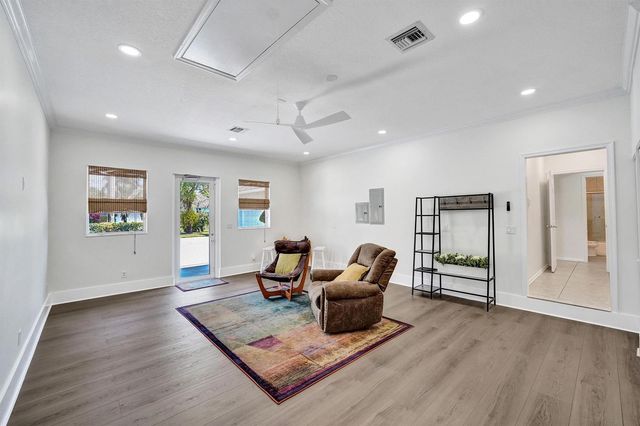 5970 SW 55th Street, Davie, FL 33314