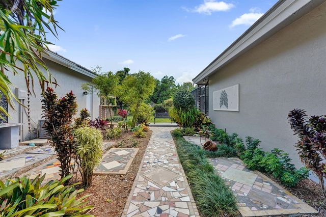5970 SW 55th Street, Davie, FL 33314