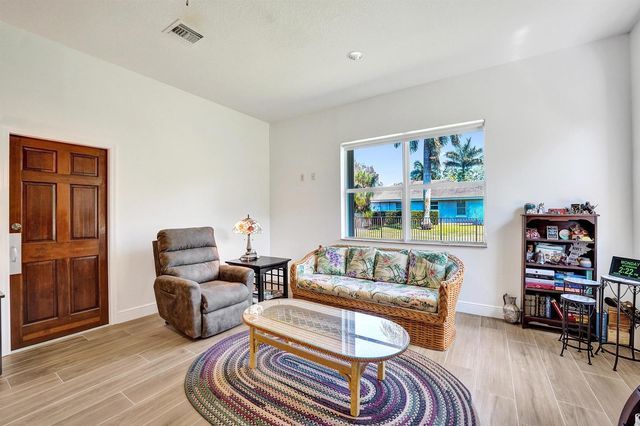 5970 SW 55th Street, Davie, FL 33314
