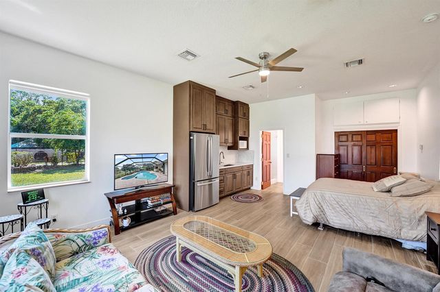 5970 SW 55th Street, Davie, FL 33314